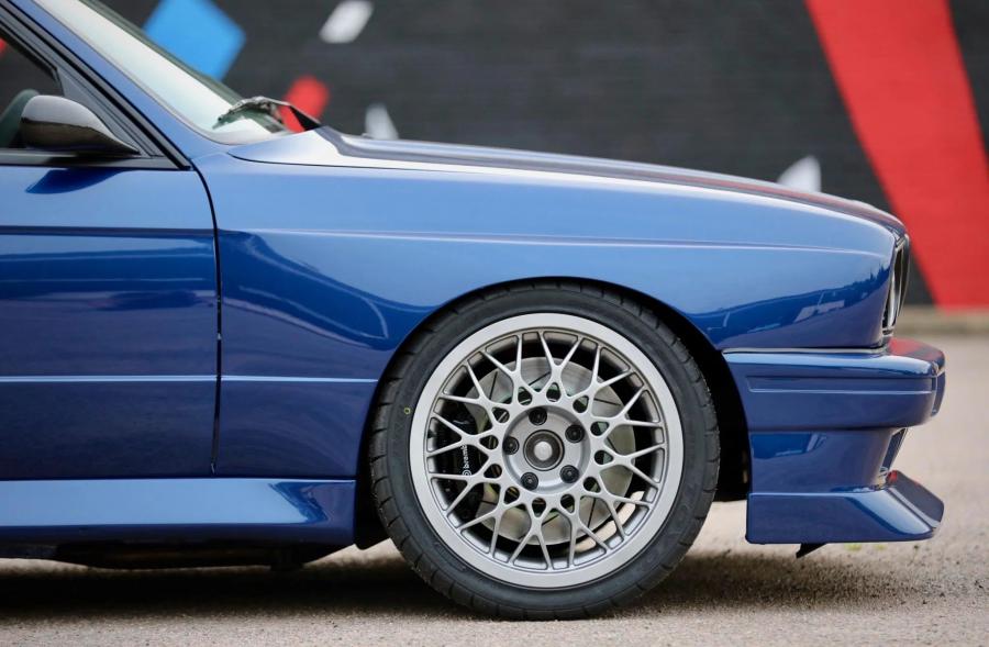 Детали экстерьера BMW M3 Coupe (E30) 1988 года  (фото 41 из 118)